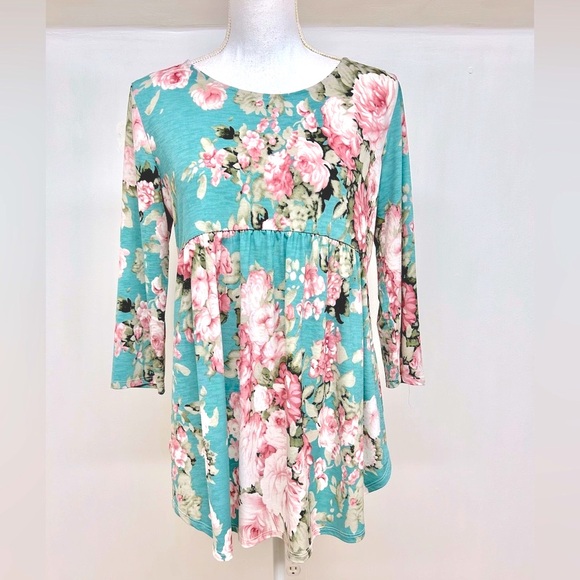 Tops - Baby Doll Floral Blouse Size Medium